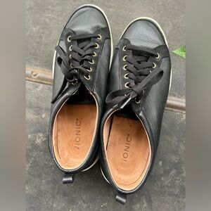 Vionic Winny Leather Sneakers w Removable Insole